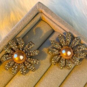 Sunflower stud earrings A781
